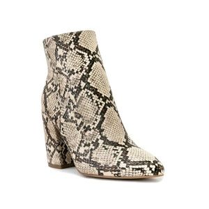 Ankle snakeprint boots size 7 1/2 🐍🐍
